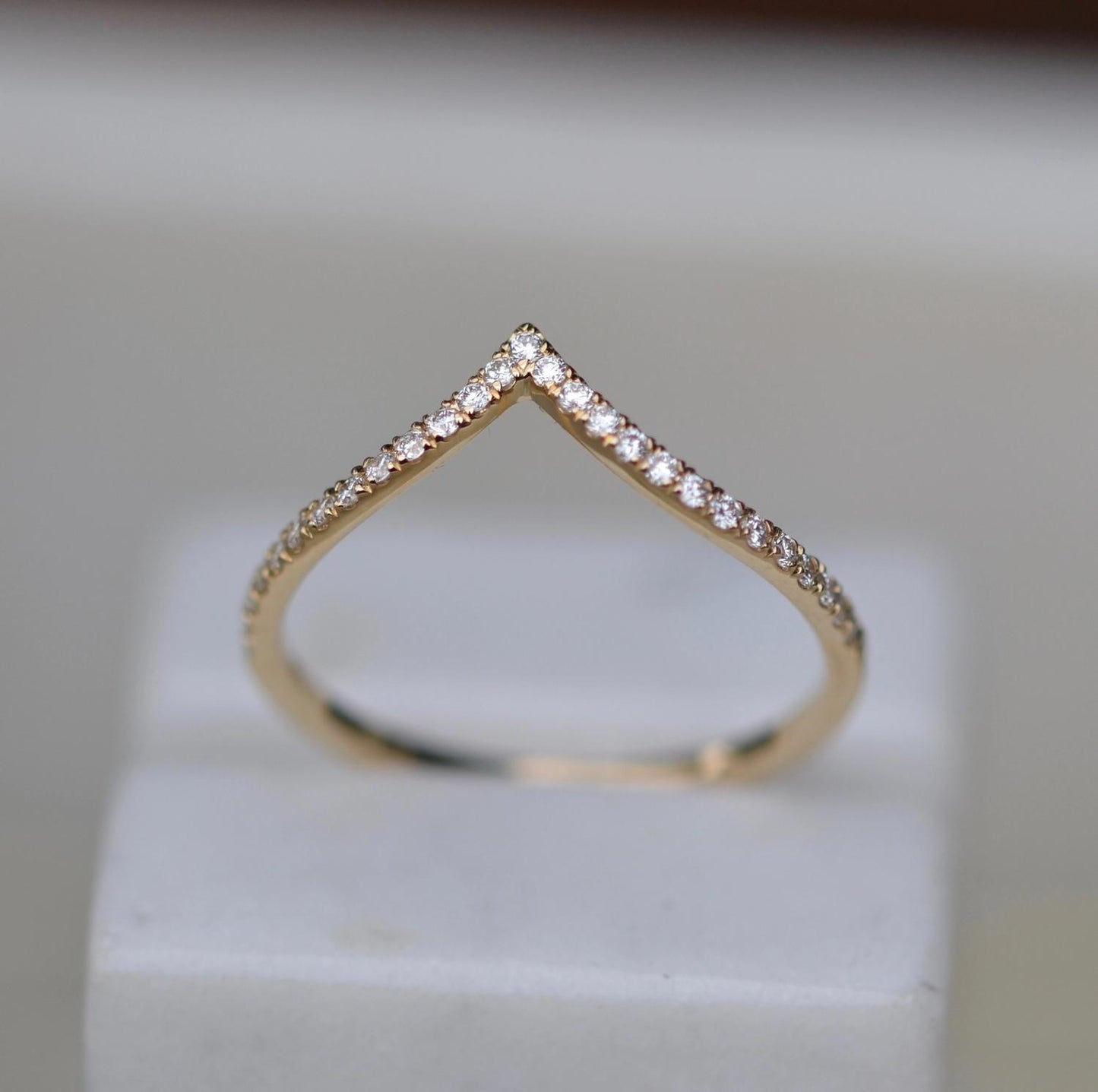 0.225 CT Round Curved CVD EF/VS Diamond Wedding Band