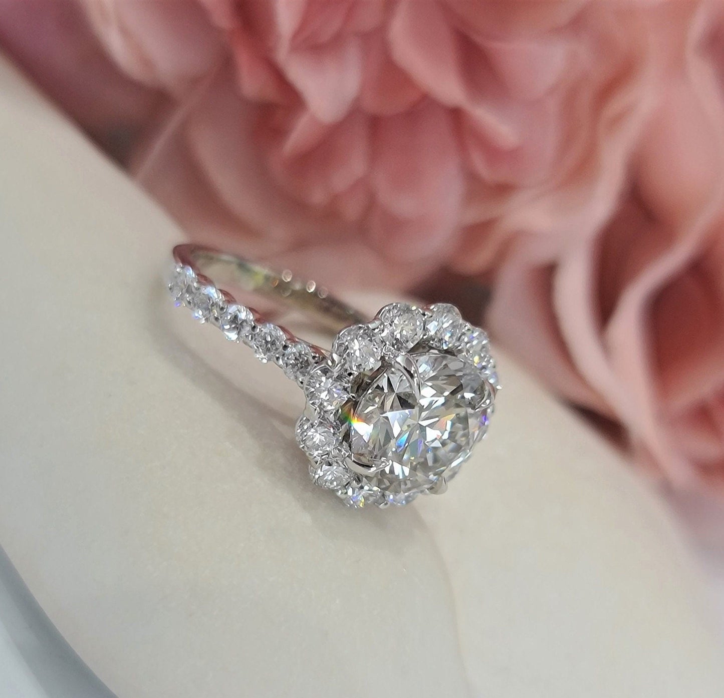 2.50 CT Round Halo CVD G/VS2 Diamond Engagement Ring